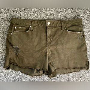 Level 99 size 32 distressed army green shorts